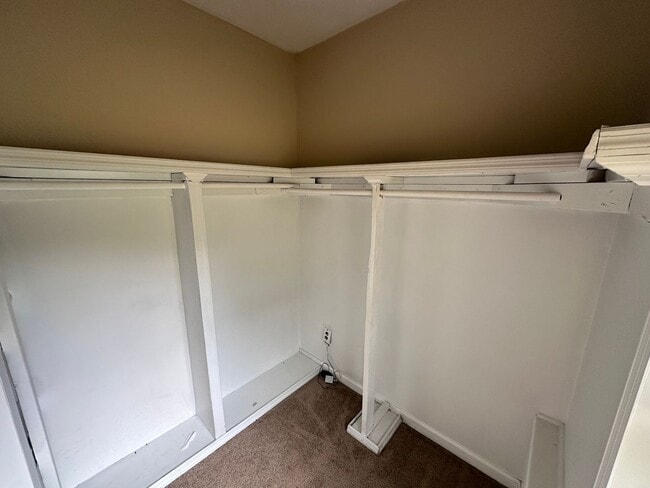 Building Photo - Large 4BR in Marietta