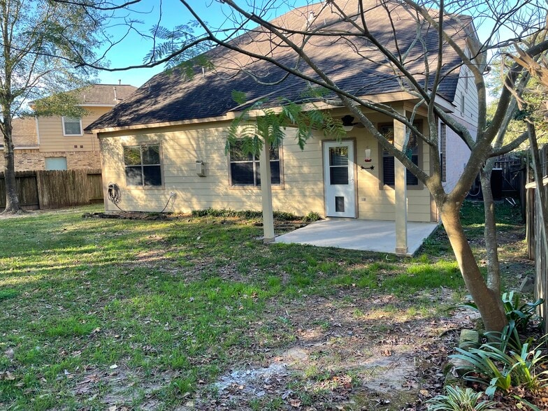 Private porch off the back - 20100 Bitter Root Dr