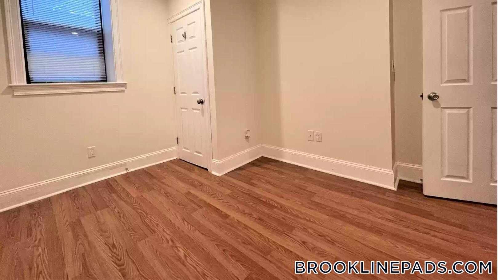 Building Photo - 1203 Beacon St