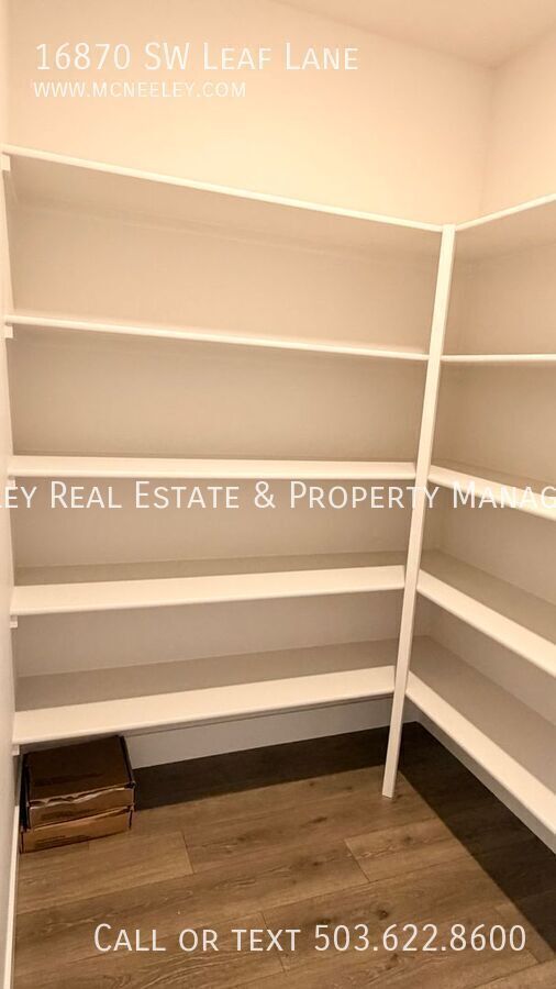 Building Photo - 16870 SW Leaf Ln