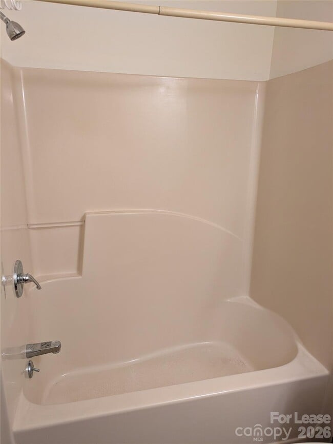 Building Photo - 119 Birdie Ct