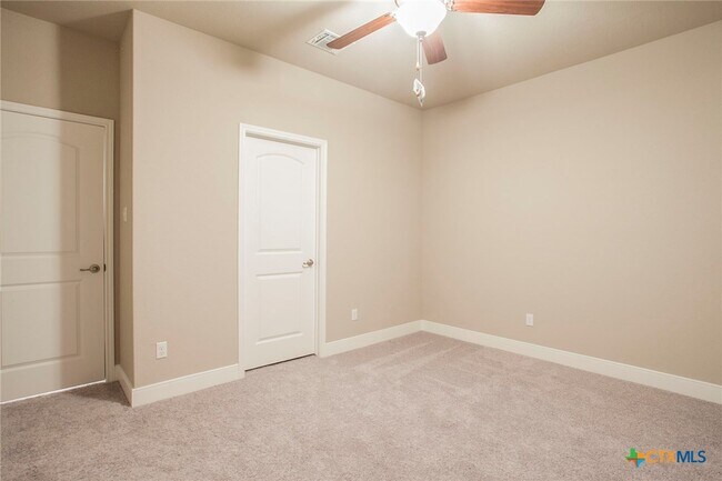Building Photo - 549 Wills Pt Wy