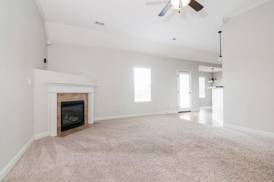 Building Photo - 2571 Blue Ridge Dr