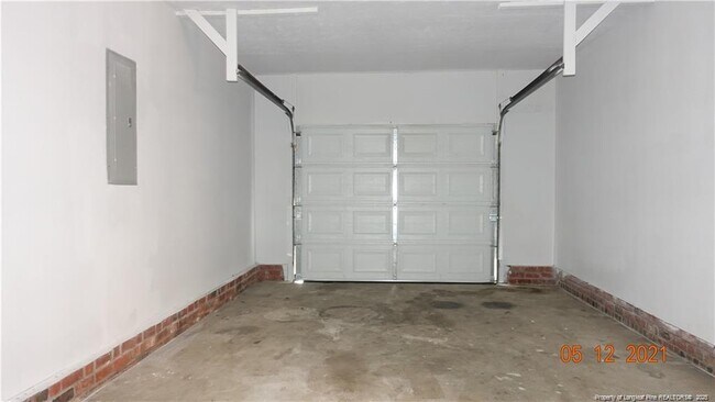 Building Photo - 6930 Melbourne Dr