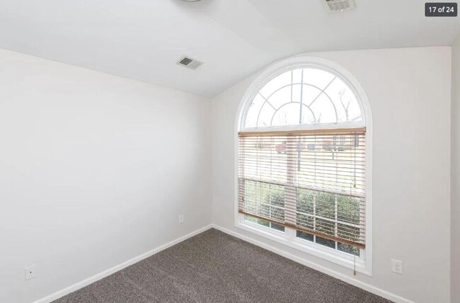Building Photo - 3221 Tiburon Way