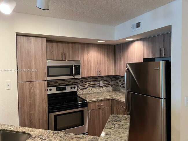 Building Photo - 12510 Vista Isles Dr