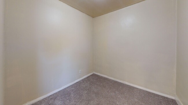 Building Photo - 4 Bed 2 Bath Single Family Home for Rent in Butler, PA