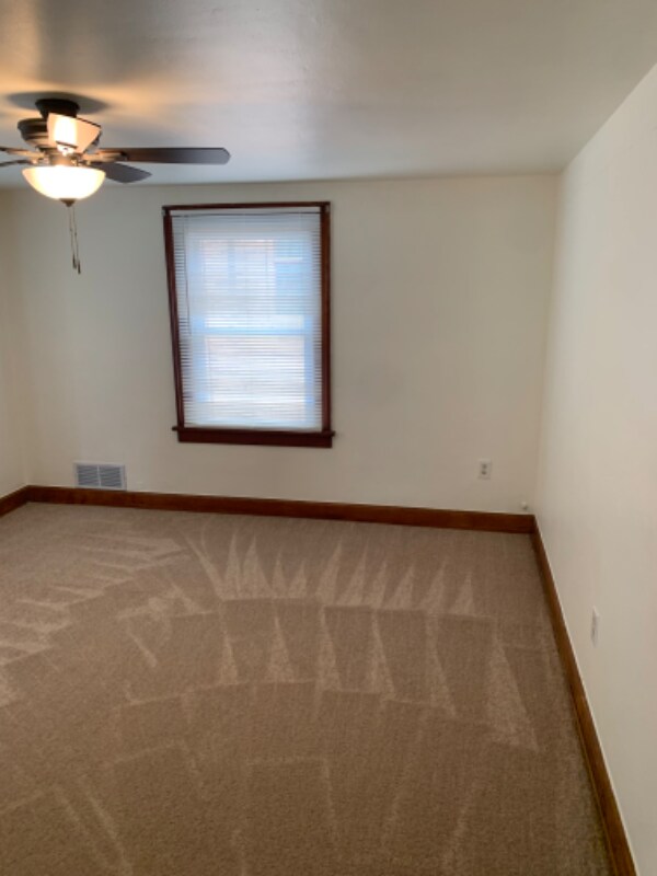 Building Photo - 326 N Bentley Ave