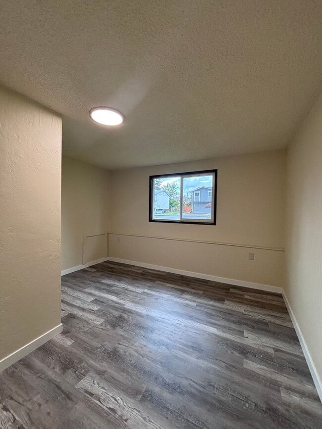 Building Photo - Desired NE Tacoma Community