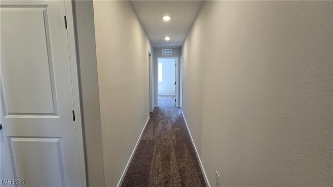 Building Photo - 853 Angwin Ln