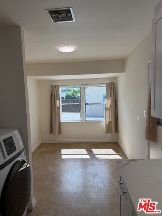 Building Photo - 17400 Cantlay St