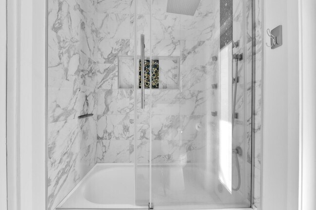 Building Photo - 798 E Boca Raton Rd