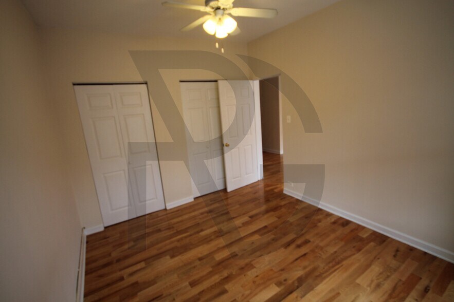 Building Photo - 3721 N Pine Grove Ave