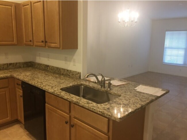 Building Photo - Updated Spacious Rental Available in Palm Coast, FL