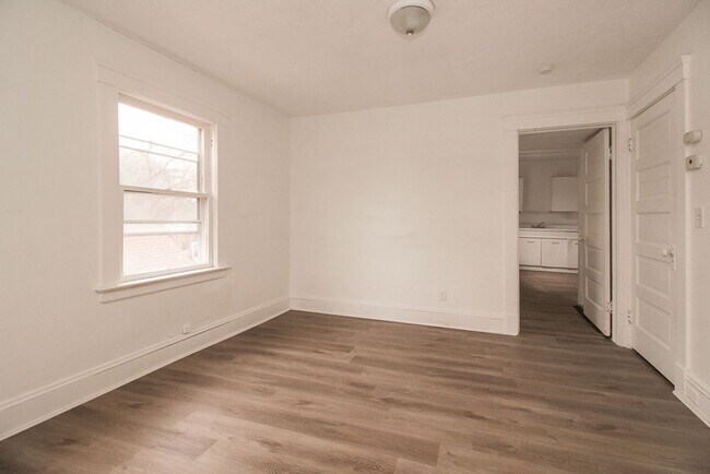 Building Photo - 7415 Elton Ave