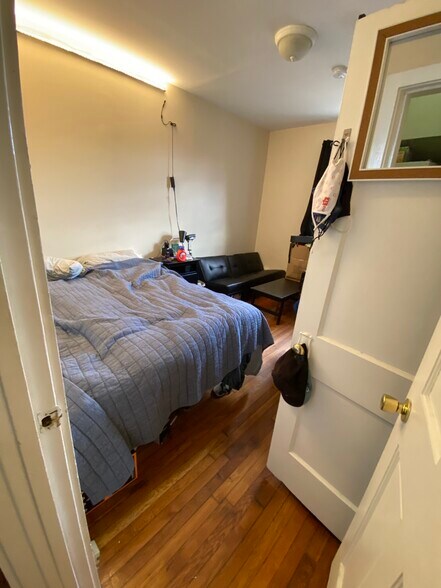 Building Photo - 21 Symphony Rd