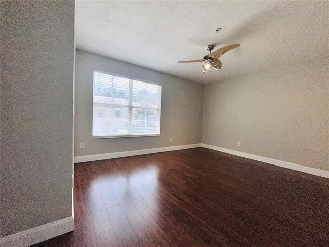Building Photo - 200 Sterling Springs Ln