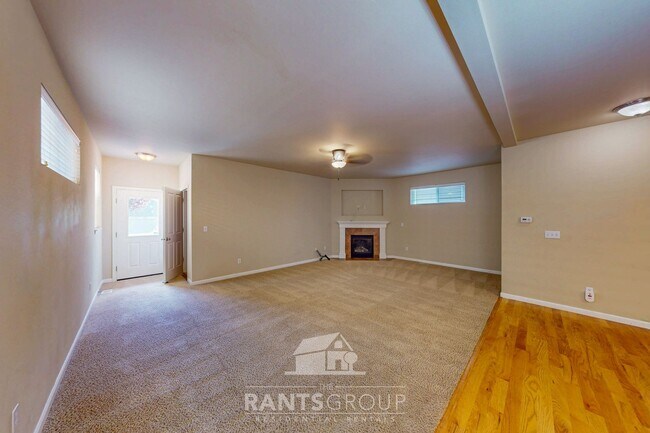 Building Photo - "Cozy" Meets "Modern": 3-Bedroom Home with Dreamy Front Porch Retreat!