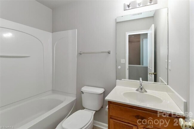 Building Photo - 153 Marakery Rd