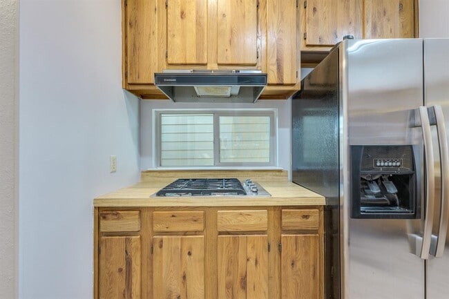 Building Photo - 8318 Greenslope Dr