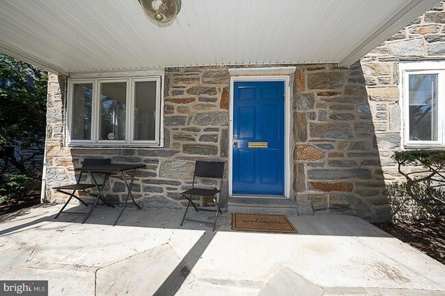 Building Photo - 1457 Manoa Rd