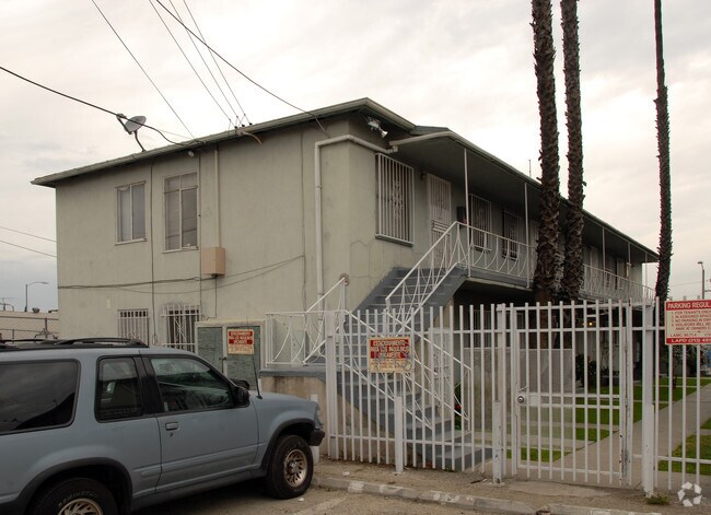Building Photo - 1544 W Florence Ave