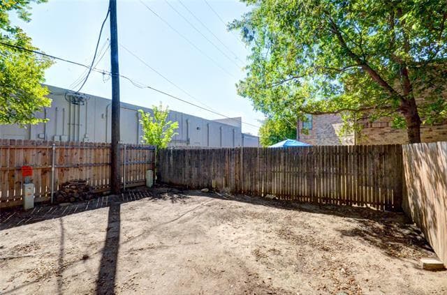 Building Photo - 740 Bluebonnet Dr
