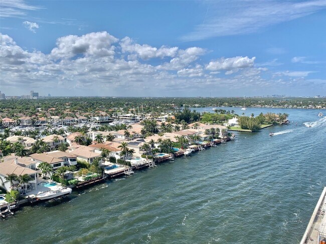 Building Photo - 1500 S Ocean Dr