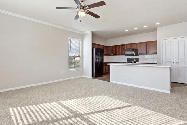 Primary Photo - 150 Klattenhoff Ln