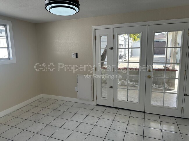 Building Photo - 10532 La Mirada Blvd