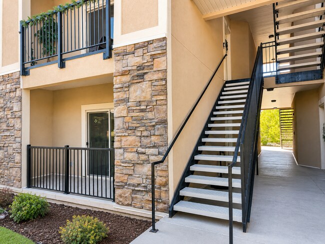 Building Photo - 91 W Springview Dr