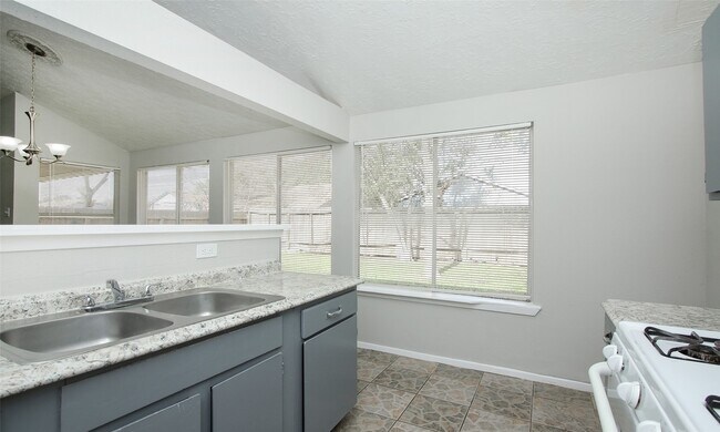 Building Photo - 19438 Cypress River Dr