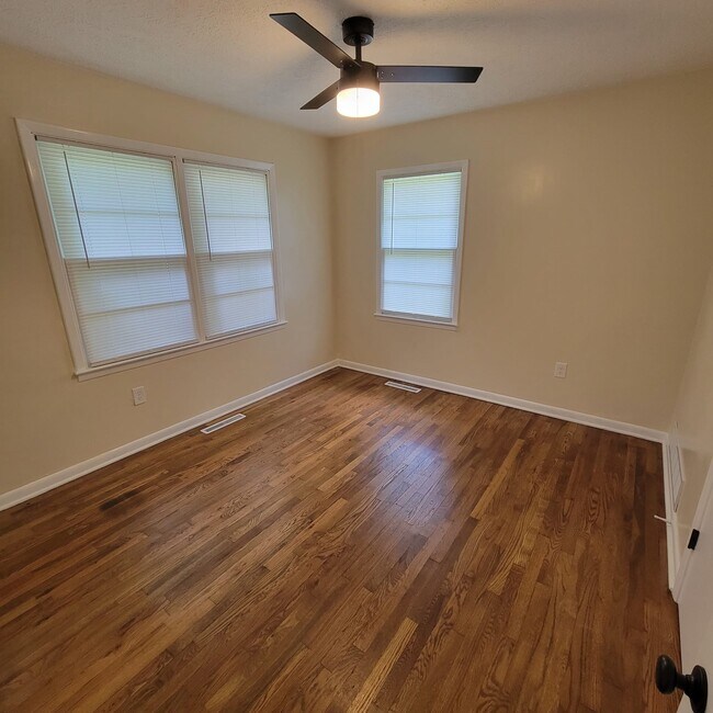 Building Photo - Mitchell