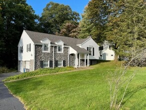 Building Photo - Beautiful home on the plateau