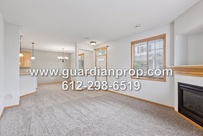 Building Photo - End Unit Townhouse Available Now, Open Floor Plan, Fireplace, Patio, Large Primary Suite