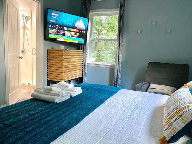 Building Photo - 4274 4th Ave S