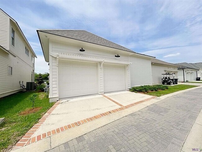 Building Photo - 4 Bedroom House in Pointe Marie- Furnished or unfurnished rental options available.