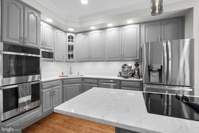 Building Photo - 1532 Hampton Hill Cir