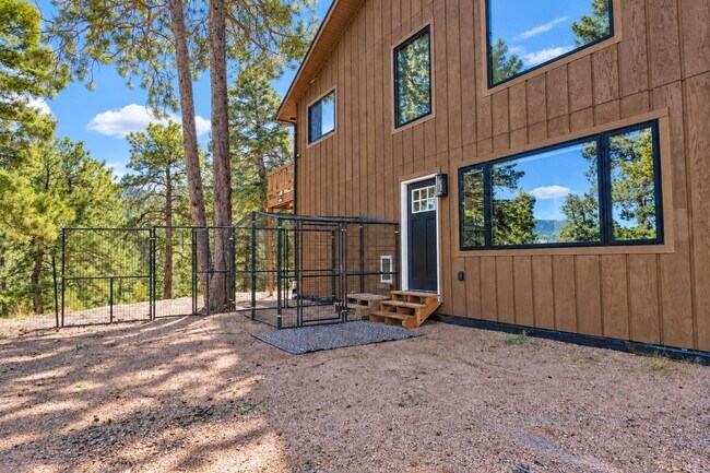 Building Photo - 28 Ponderosa Cir