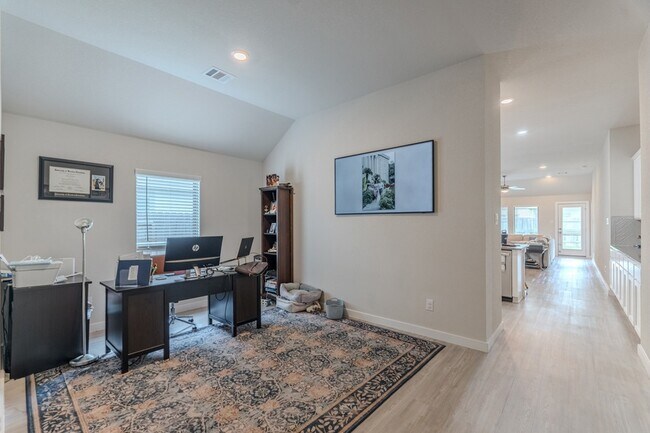 Building Photo - 22035 Juniper Crossing Dr