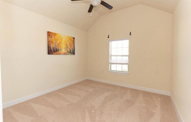 Building Photo - 348 Cross Timbers Dr