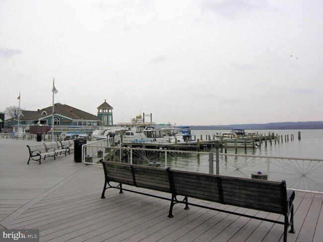 Building Photo - 811 N Columbus St