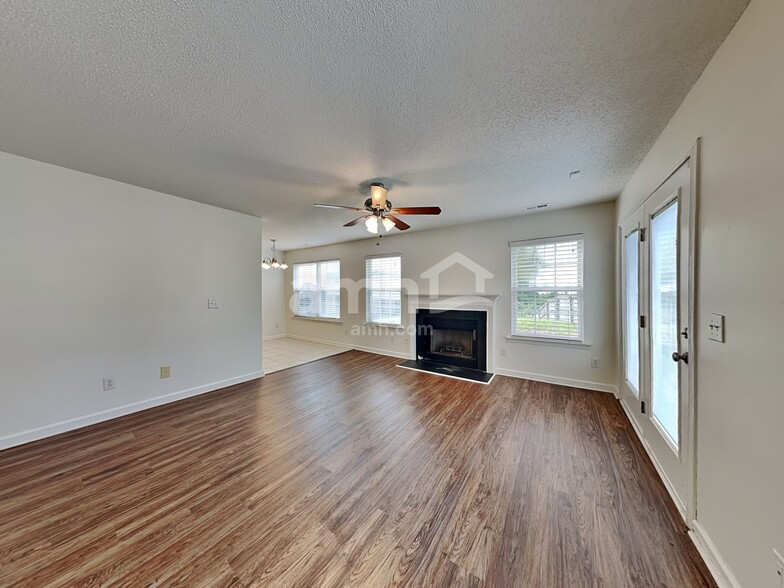 Building Photo - 3100 Marcony Way
