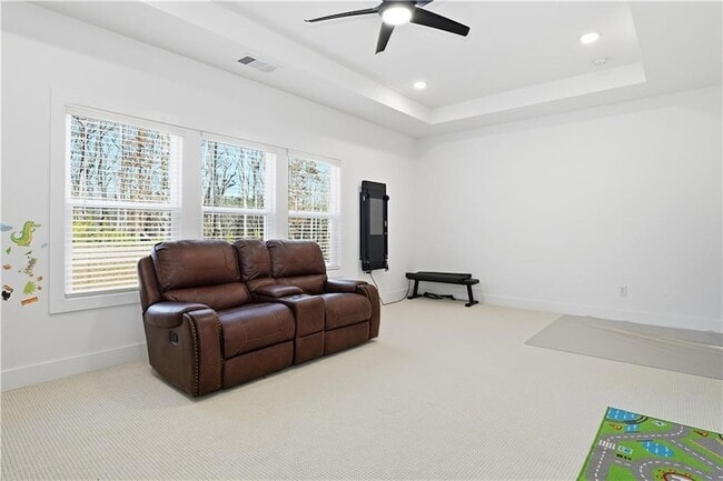 Building Photo - 415 Oakleigh Ave