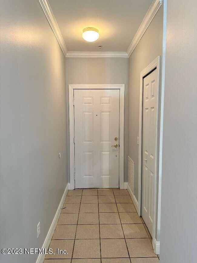 Building Photo - 155 Legendary Dr