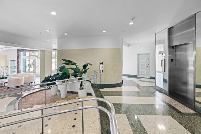 Building Photo - 4925 Collins Ave