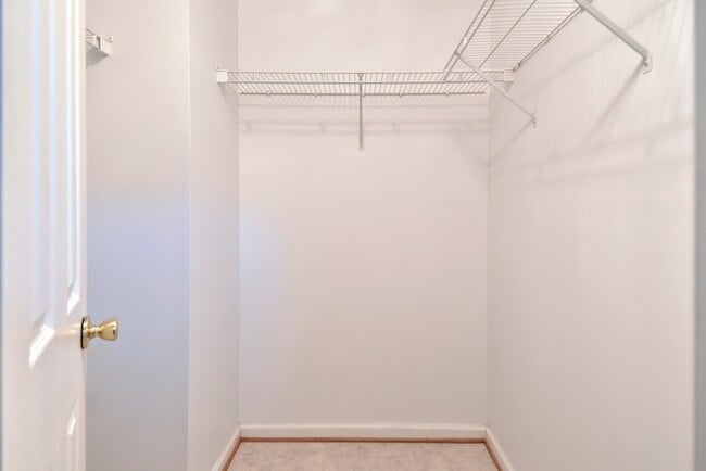 Building Photo - 164 Old Field Rd