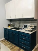 Kitchen Sink - 1658 N Monticello Ave