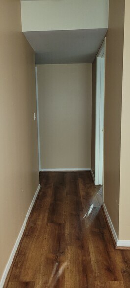 Building Photo - 1611 Hotel Cir S