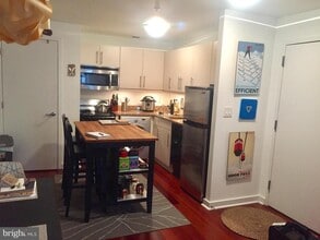 Building Photo - 219 S 18th St